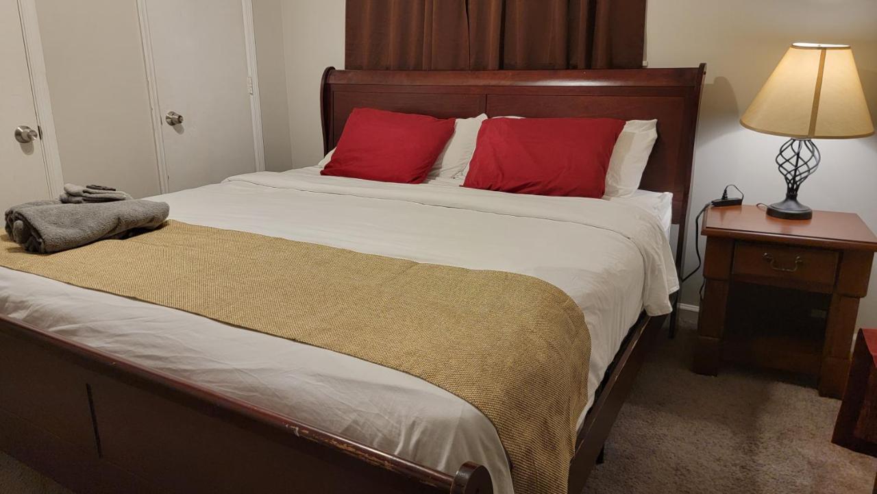 5 Star Atlanta Harsfield Guesthouse Колледж Парк Экстерьер фото